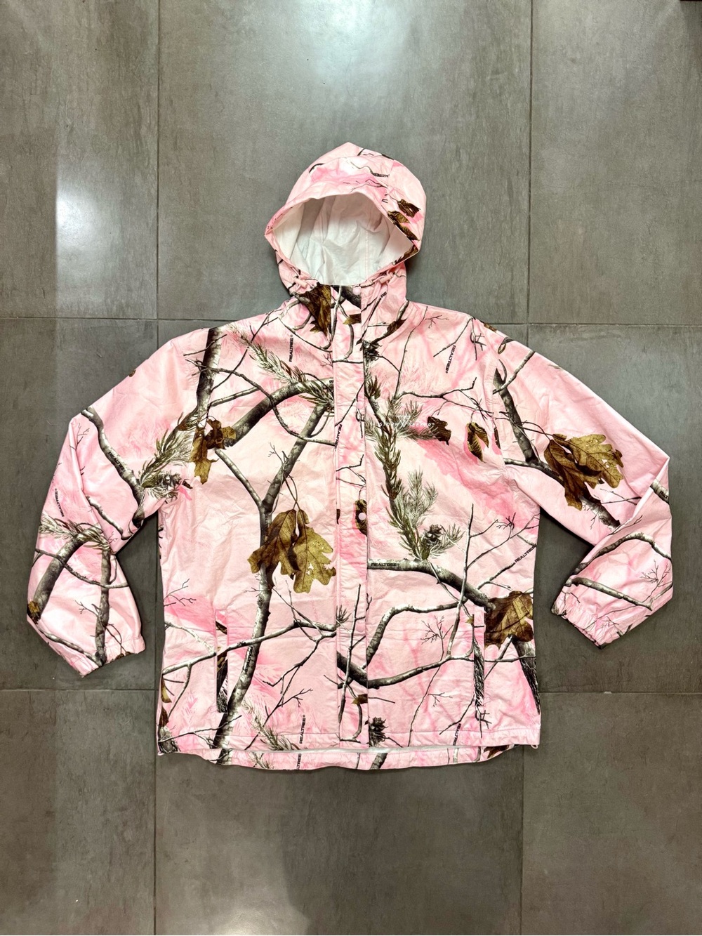Storm Seeker Pink Realtree Camo Hooded Windbreaker, Mens Size L/XL